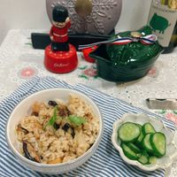 可能是炒飯、豆腐、西班牙大鍋飯、印度香料飯、北非小米飯和文字的圖像