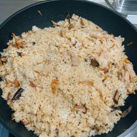 可能是印度香料飯和炒飯的圖像