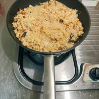 可能是印度香料飯和炒飯的圖像