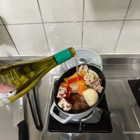 可能是起司火鍋和火鍋的圖像