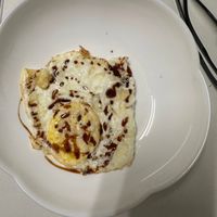 可能是蛋黃和水波蛋的圖像