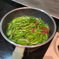 可能是莙薘菜和綠葉甘藍的圖像