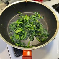 可能是綠葉甘藍和莙薘菜的圖像