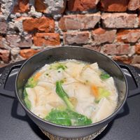 可能是火鍋、粥和拉麵的圖像