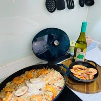 可能是蝦和西班牙大鍋飯的圖像