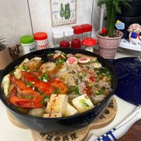 可能是豆腐、火鍋、拉麵和文字的圖像