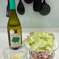 可能是‎顯示的文字是「 ‎a LEPETIT LEPETITCOCHOMET OR LE LE PETIT COCHONNET SAI-AMNION SAI- س ION RS‎ 」‎的圖像