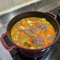 可能是燉小牛膝的圖像