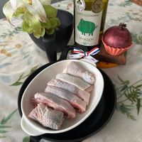 可能是顯示的文字是「 LEPETIT LEPETIT.COCHONNET COCHONNET SAUVIGNON LCp tanEl stam 」的圖像