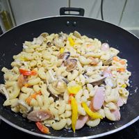 可能是義大利麵的圖像