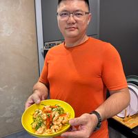 可能是 1 人和義大利麵的圖像