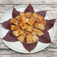 可能是豆腐和紫蘇的圖像