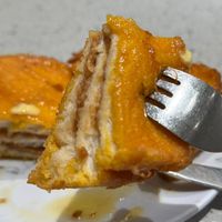 可能是甜點、法式吐司和巴布卡麵包的圖像