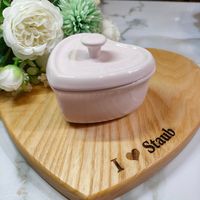 可能是木湯匙和顯示的文字是「 Stando 」的圖像