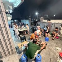 可能是 11 個人的圖像