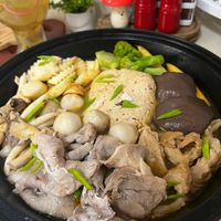 可能是香菇、火鍋和豆腐的圖像