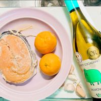 可能是顯示的文字是「 CGNAL OR GAILLARD MGL2026 EPETIT COCHONNET BERT ਭે SAUVIGNON nCO CO X+ 」的圖像