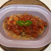 可能是麵、義大利麵和文字的圖像
