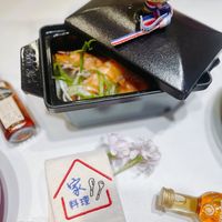 可能是‎豆腐、火鍋和‎顯示的文字是「‎な لا 客 料理 Hcc3и‎ 」‎‎ 的圖像