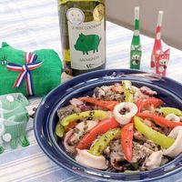 可能是顯示的文字是「 LEPETITCOCHONE LE PETIT COCHONNE SAUVIGNON 0 0O 2 JaM ม 」的圖像