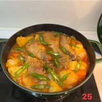 可能是燉小牛膝和豆腐的圖像