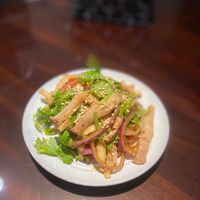 可能是壽司和拉麵的圖像