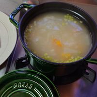 可能是拉麵、粥和豆腐的圖像