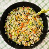 可能是印度香料飯、炒飯和西班牙大鍋飯的圖像