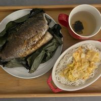 可能是豆腐和顯示的文字是「屋 STAUB 」的圖像