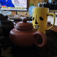 可能是泡茶器和咖啡杯的圖像