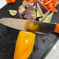 可能是食物和刀的圖像