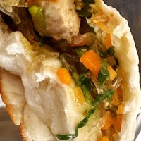 可能是港式點心、墨西哥捲餅和肉餡餅的圖像