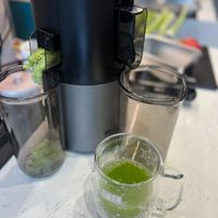 可能是飲料和泡茶器的圖像