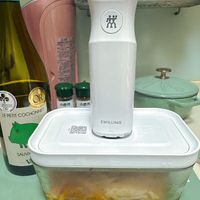 可能是‎顯示的文字是「 ‎מועוו 效 Millions OR OR ហននសវ OR GABEITGGARIA G美L LE ΕΡΕΤΙΤΟ COCHONNET エ 小酒 小量坊 坊 小灣坊 坊 ተቨክዶያጫ ZWILLING SAUVI SAUVH 0 无他相机 שגסנא.ל‎ 」‎的圖像