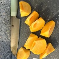 可能是食物和刀的圖像