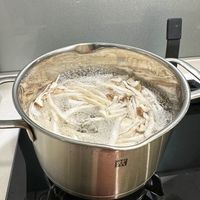 可能是麵和義大利麵的圖像