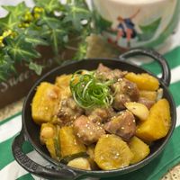 可能是豆腐、燉小牛膝和文字的圖像