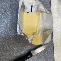 可能是食物和刀的圖像