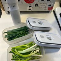 可能是顯示的文字是「 staub R ZWILLING 味 0 」的圖像