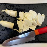 可能是刀和食物的圖像