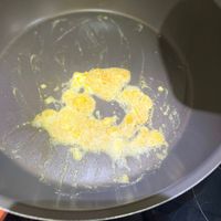 可能是蛋黃和水波蛋的圖像