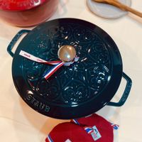 可能是顯示的文字是「 STUD staub staub staub 」的圖像