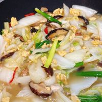 可能是豆腐、麵、拉麵和香菇的圖像