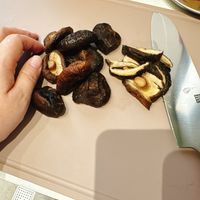 可能是香菇、羊肚蕈菇和蘑菇的圖像