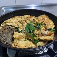 可能是豆腐和燉小牛膝的圖像