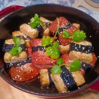 可能是燉小牛膝和豆腐的圖像