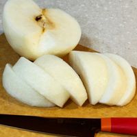 可能是蘋果、梨子和刀的圖像