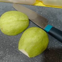 可能是刀和梨子的圖像