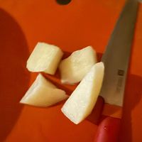 可能是刀和梨子的圖像