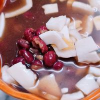 可能是椰子、粥、甜點和龍眼的圖像